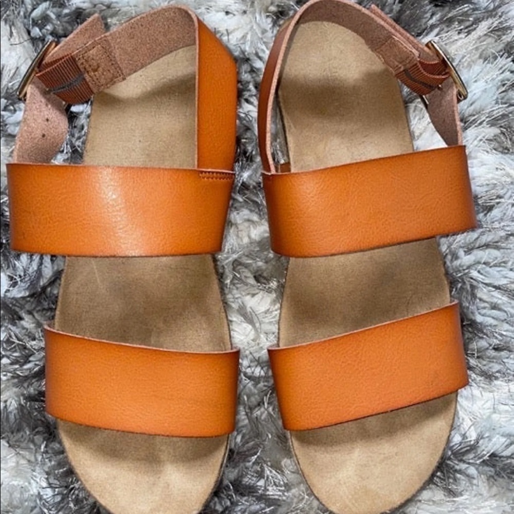 Strappy platform sandals size 8